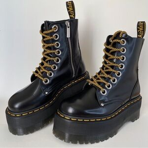 ❌SOLD❌Dr. Martens Jadon Max Platform Boots